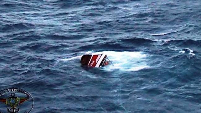 Hujan Lebat, Pencarian 2 TKI dan ABK Tekong Kapal Dihentikan Sementara
